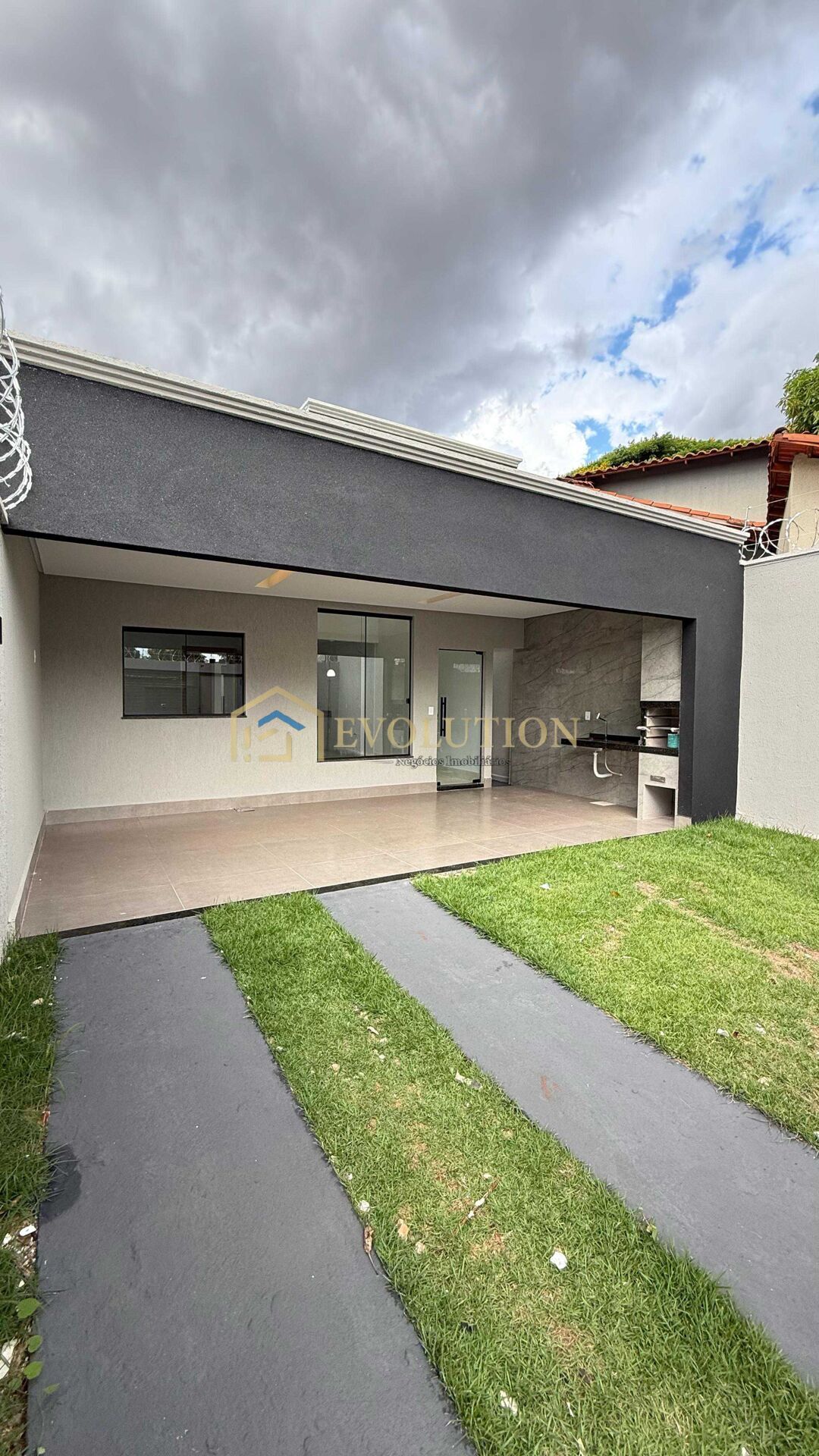 Casa à venda com 2 quartos, 91m² - Foto 1