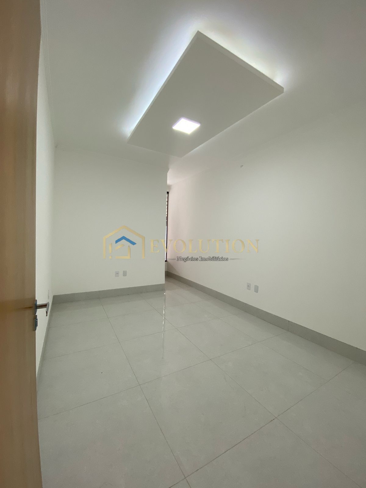 Casa à venda com 3 quartos, 170m² - Foto 7