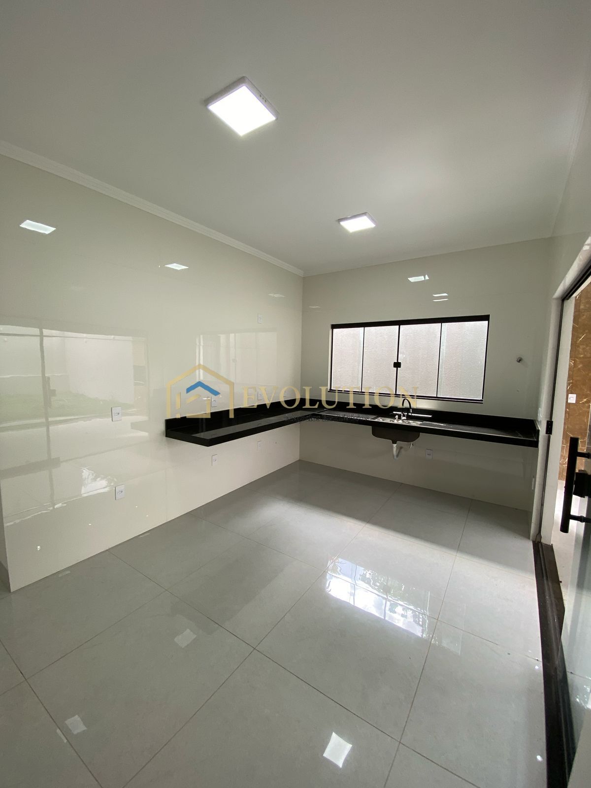Casa à venda com 3 quartos, 170m² - Foto 14