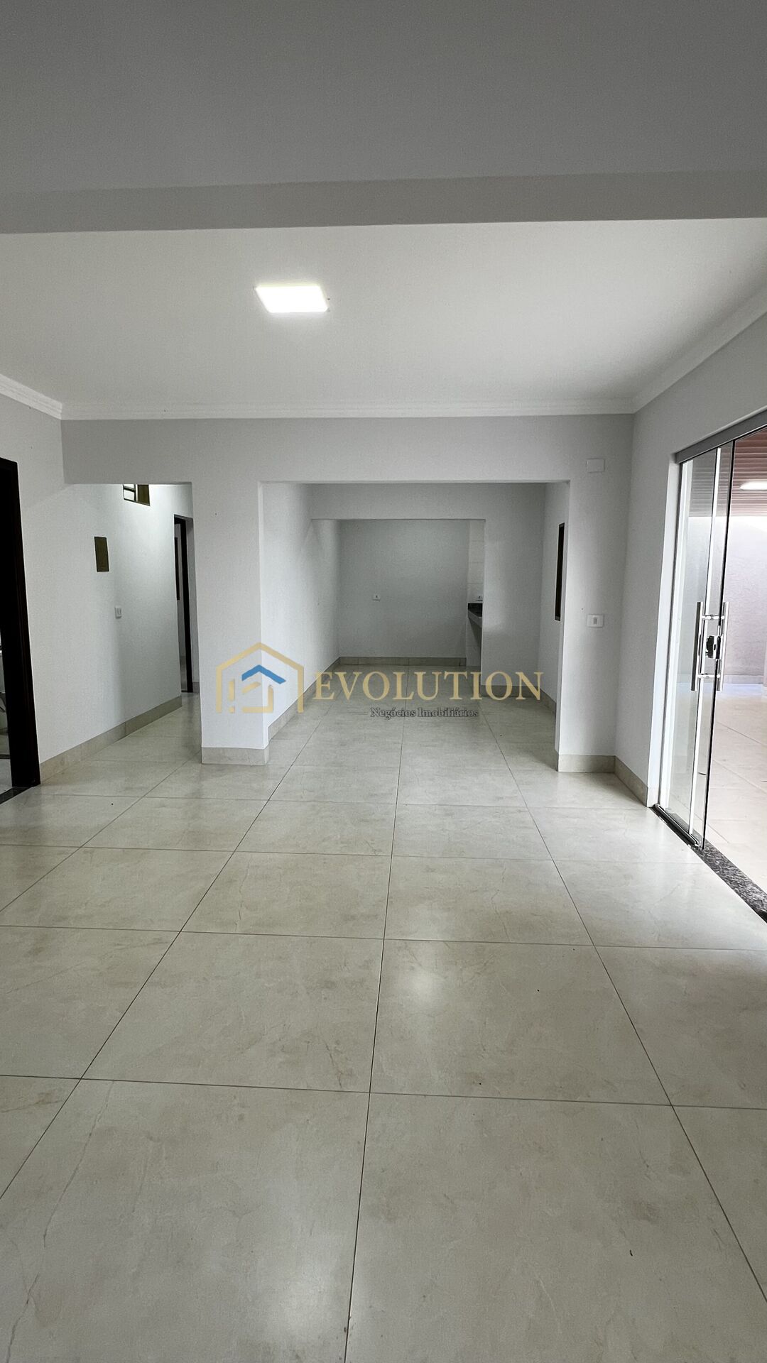 Casa à venda com 3 quartos, 220m² - Foto 12