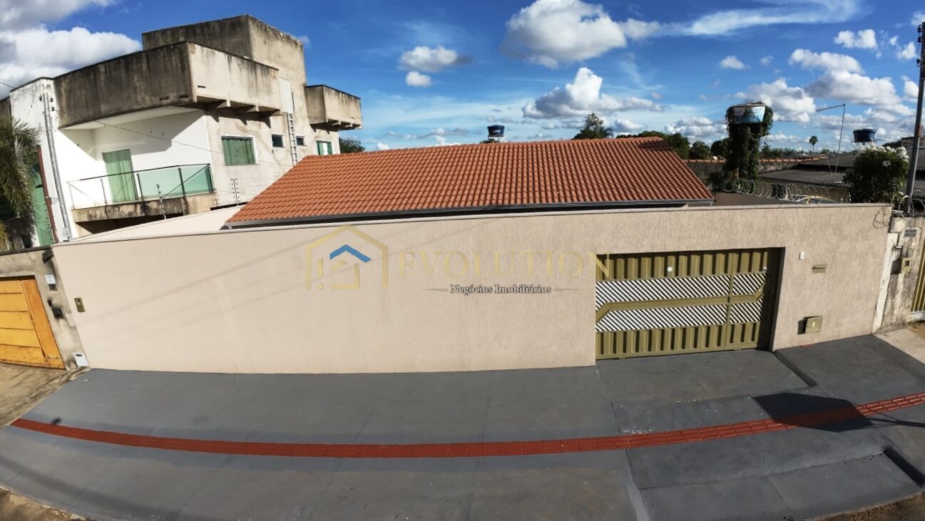 Casa à venda com 3 quartos, 220m² - Foto 3
