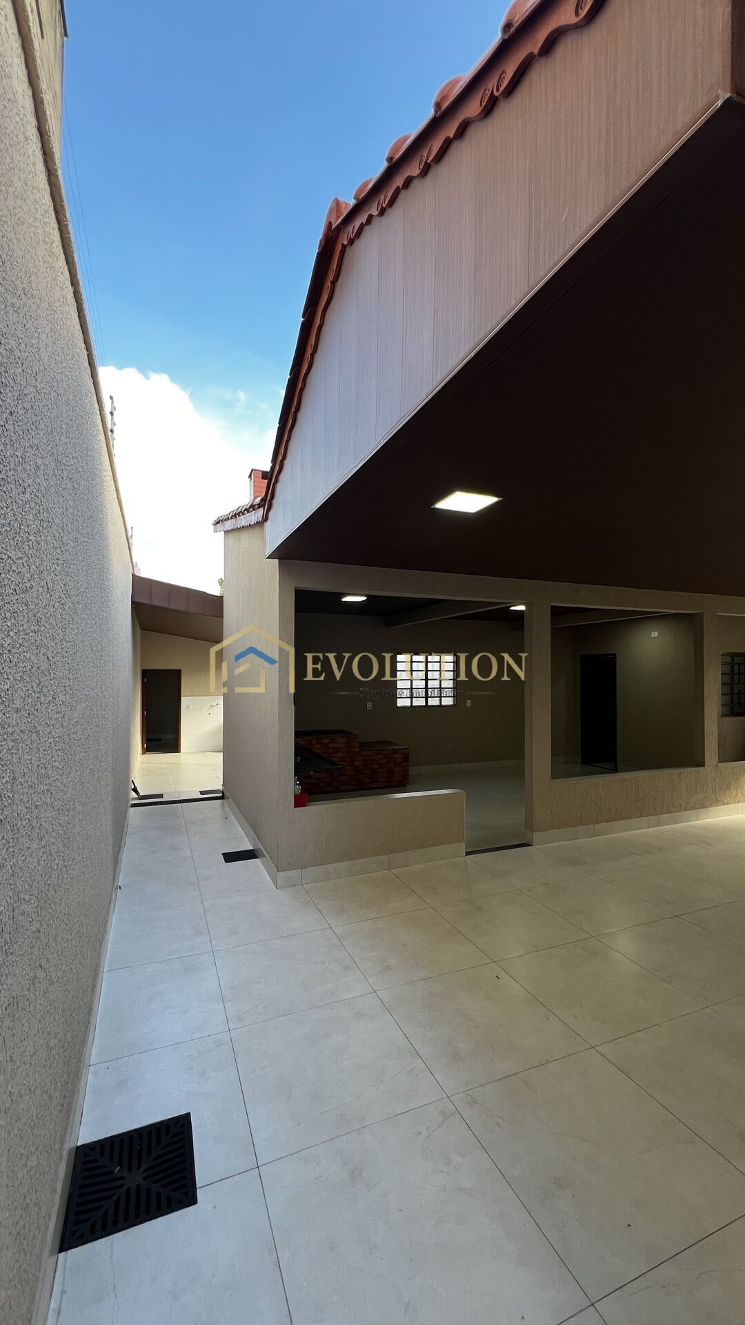 Casa à venda com 3 quartos, 220m² - Foto 5