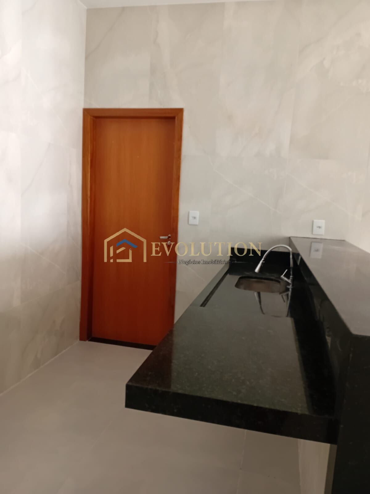 Casa à venda com 3 quartos, 106m² - Foto 3