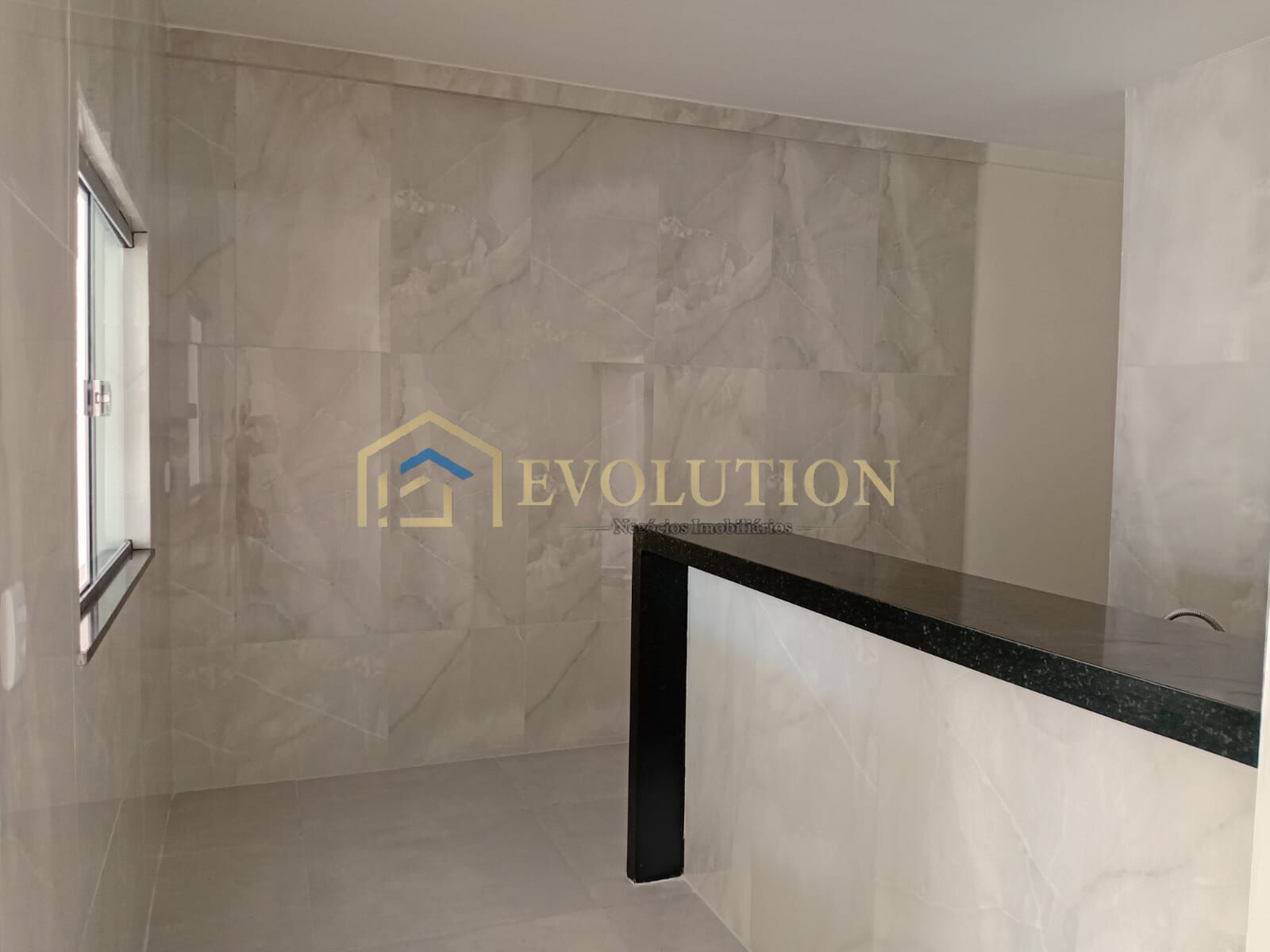 Casa à venda com 3 quartos, 106m² - Foto 2
