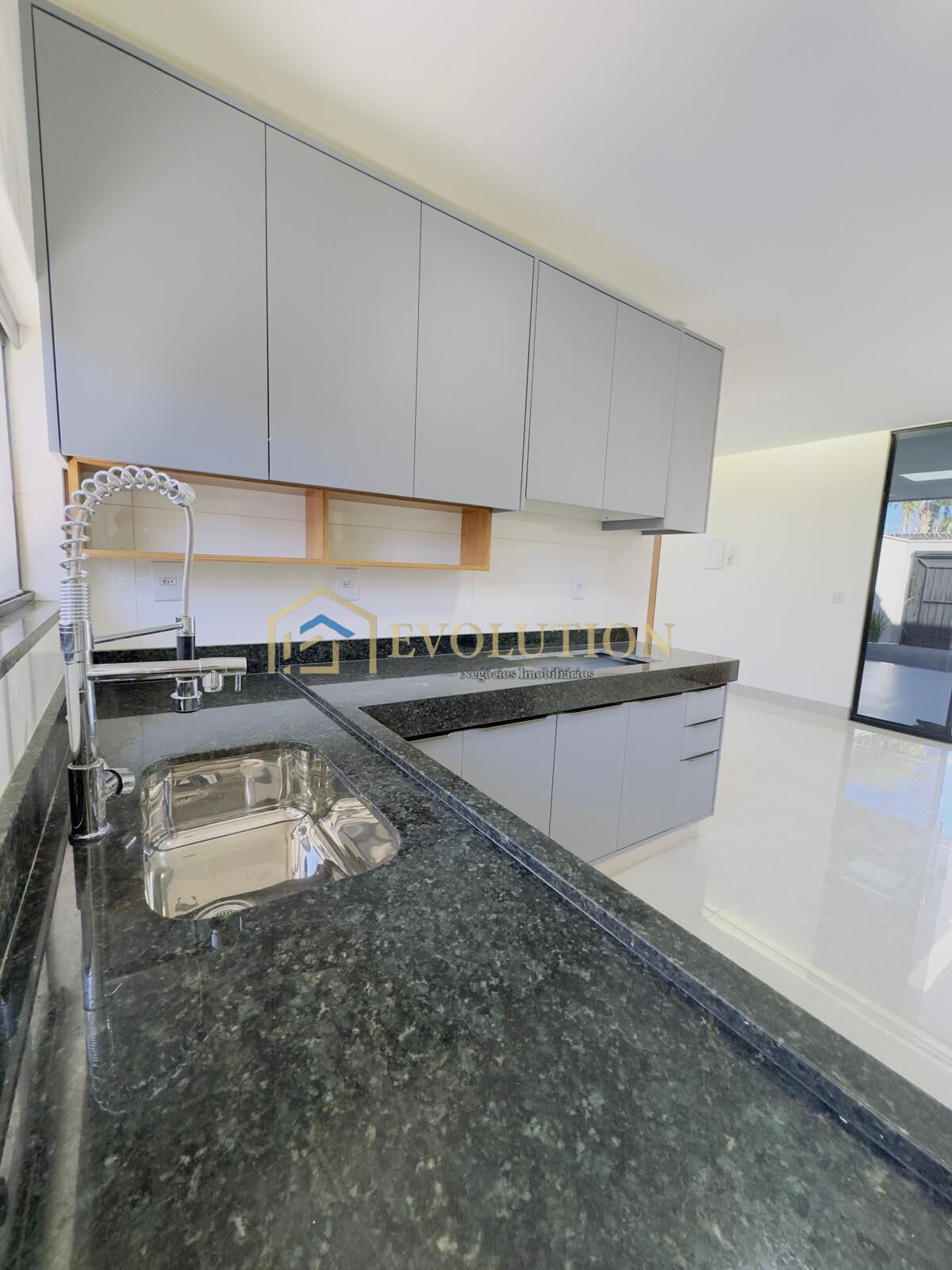 Sobrado à venda com 3 quartos, 212m² - Foto 6