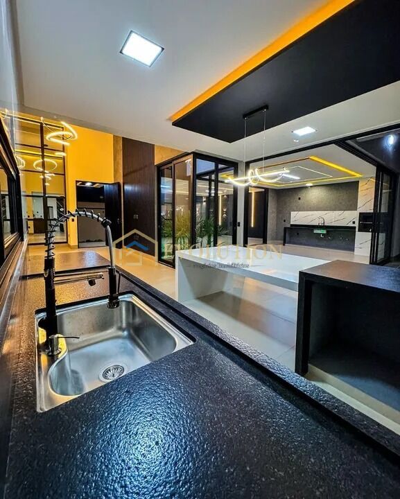 Casa à venda com 4 quartos, 238m² - Foto 5