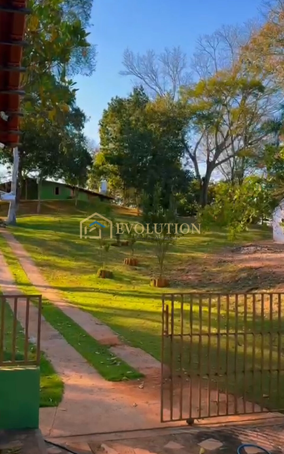 Sítio à venda com 3 quartos, 9700m² - Foto 1