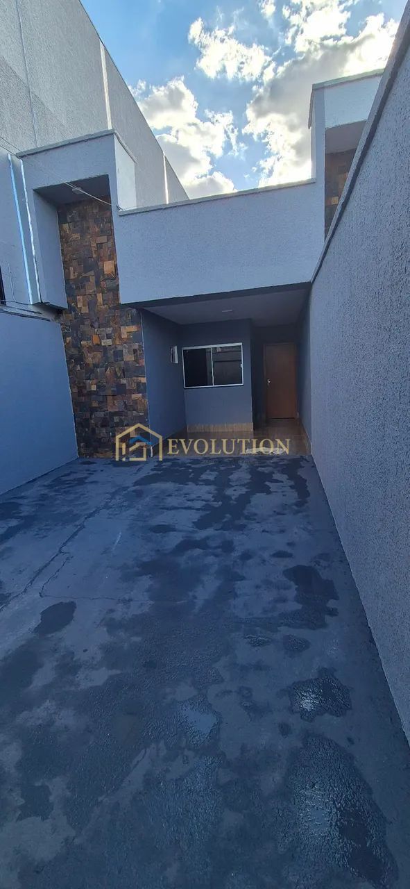 Casa à venda com 2 quartos, 99m² - Foto 2