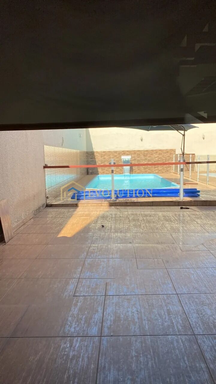 Casa à venda com 3 quartos, 300m² - Foto 16