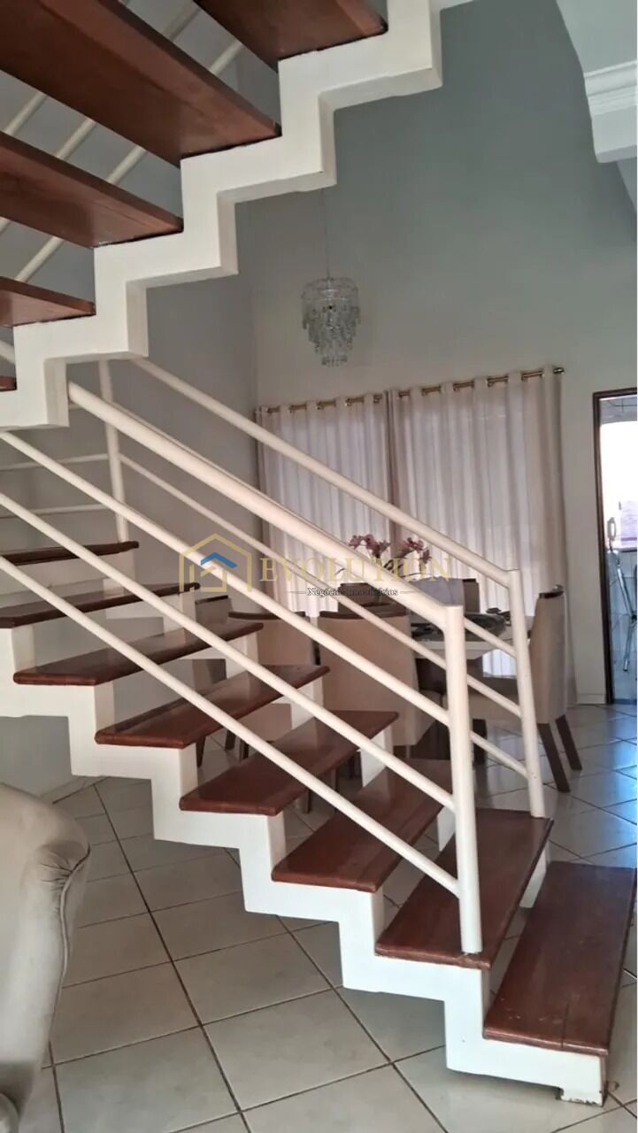 Casa à venda com 3 quartos, 300m² - Foto 10
