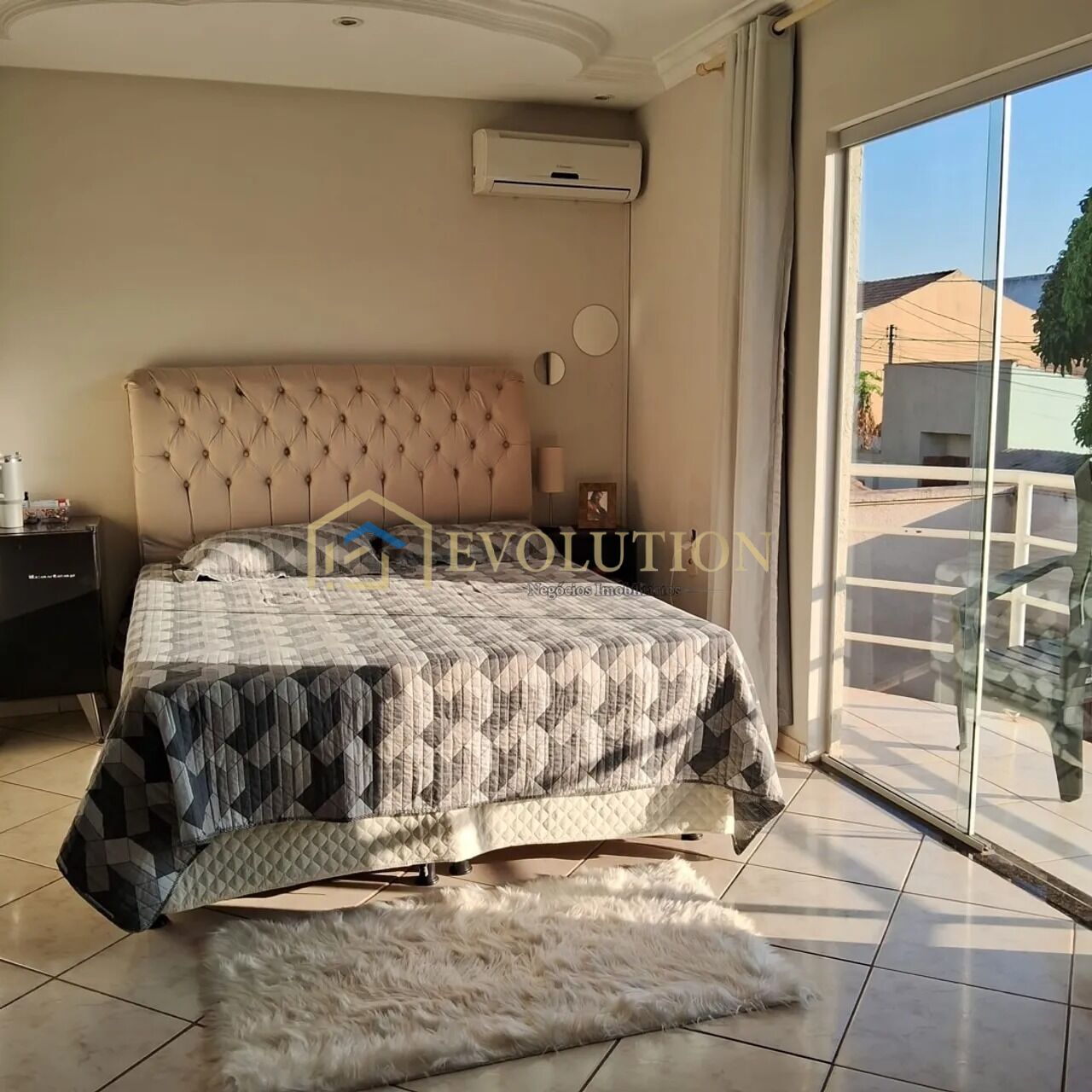 Casa à venda com 3 quartos, 300m² - Foto 4