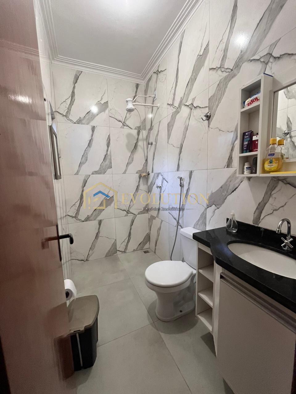 Casa à venda com 2 quartos, 180m² - Foto 9