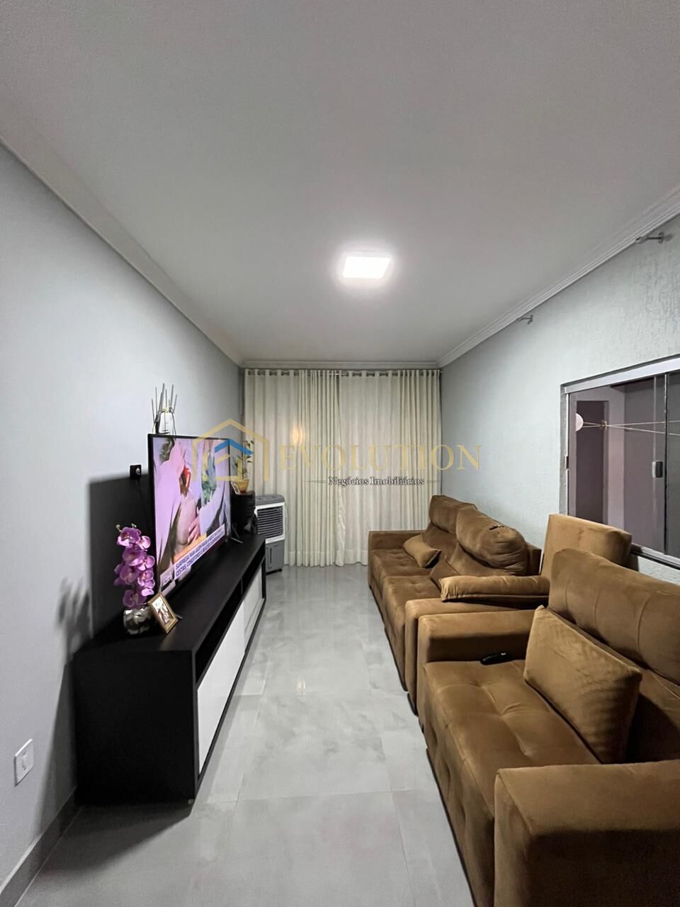 Casa à venda com 2 quartos, 180m² - Foto 3