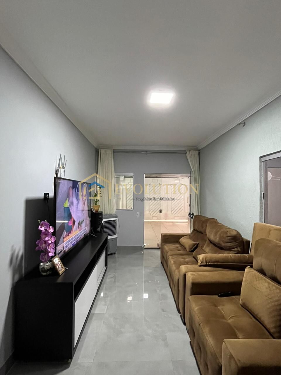 Casa à venda com 2 quartos, 180m² - Foto 2