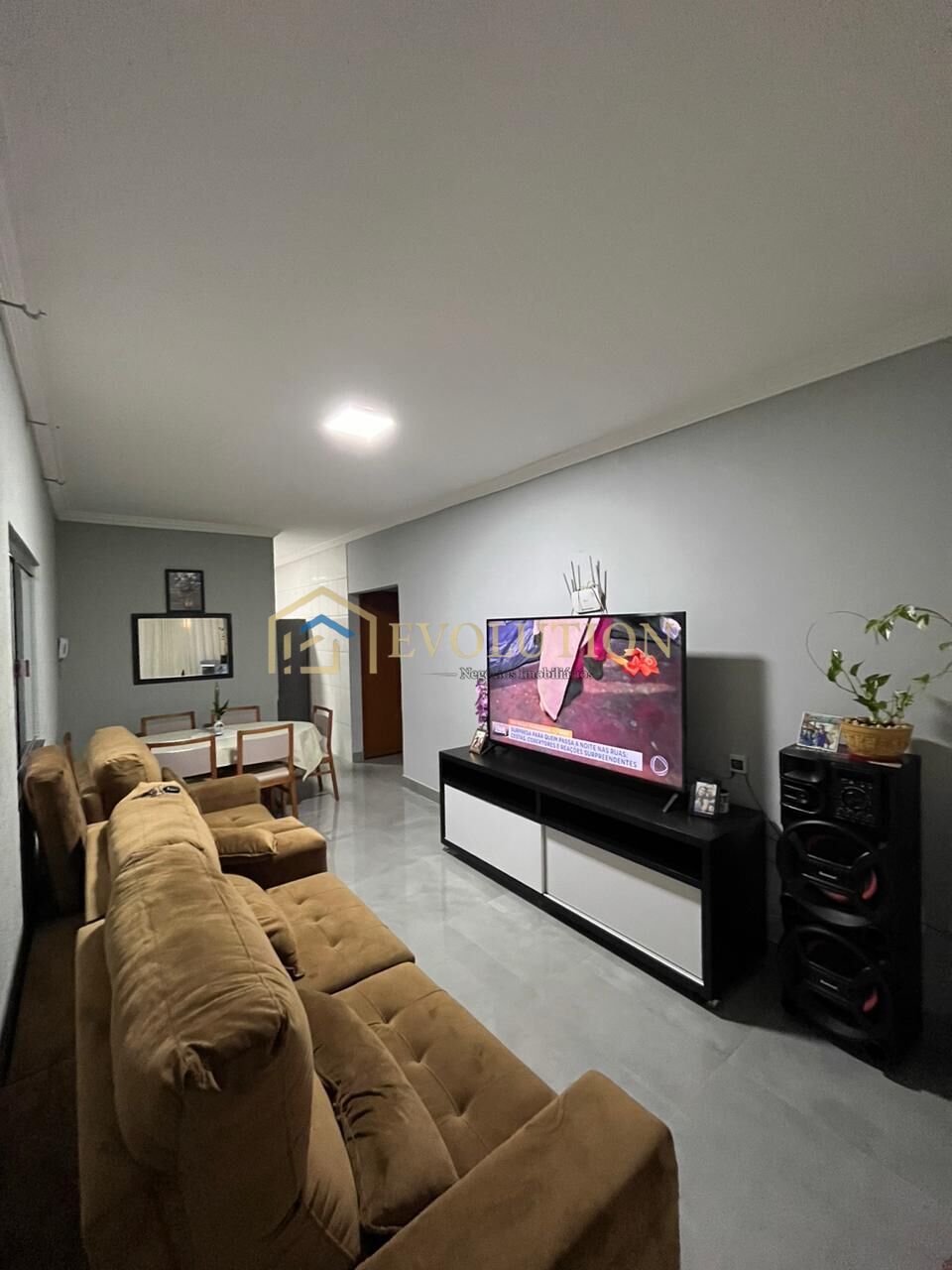 Casa à venda com 2 quartos, 180m² - Foto 4