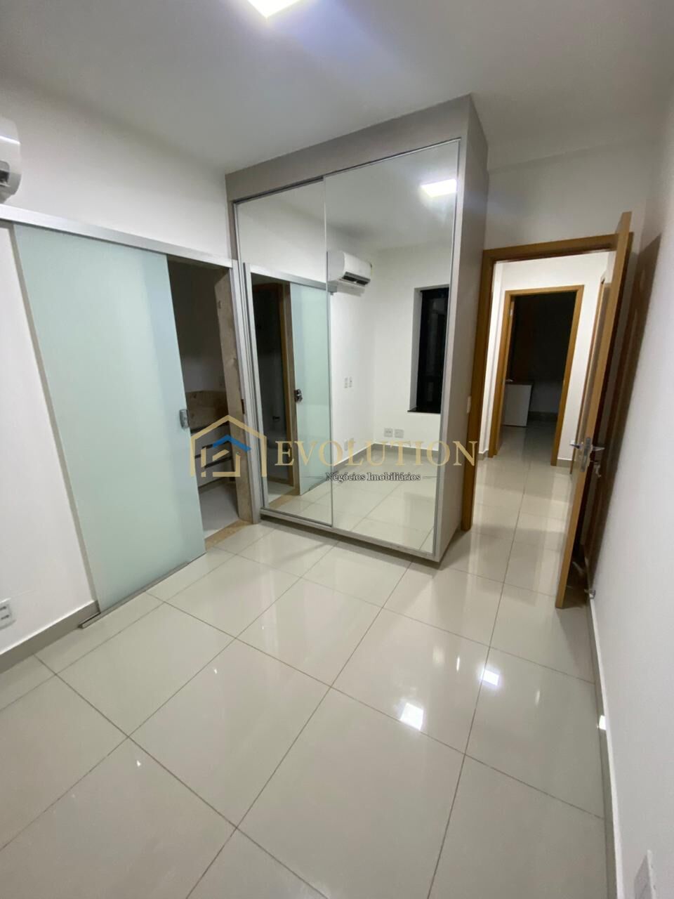 Apartamento para alugar com 3 quartos, 97m² - Foto 12