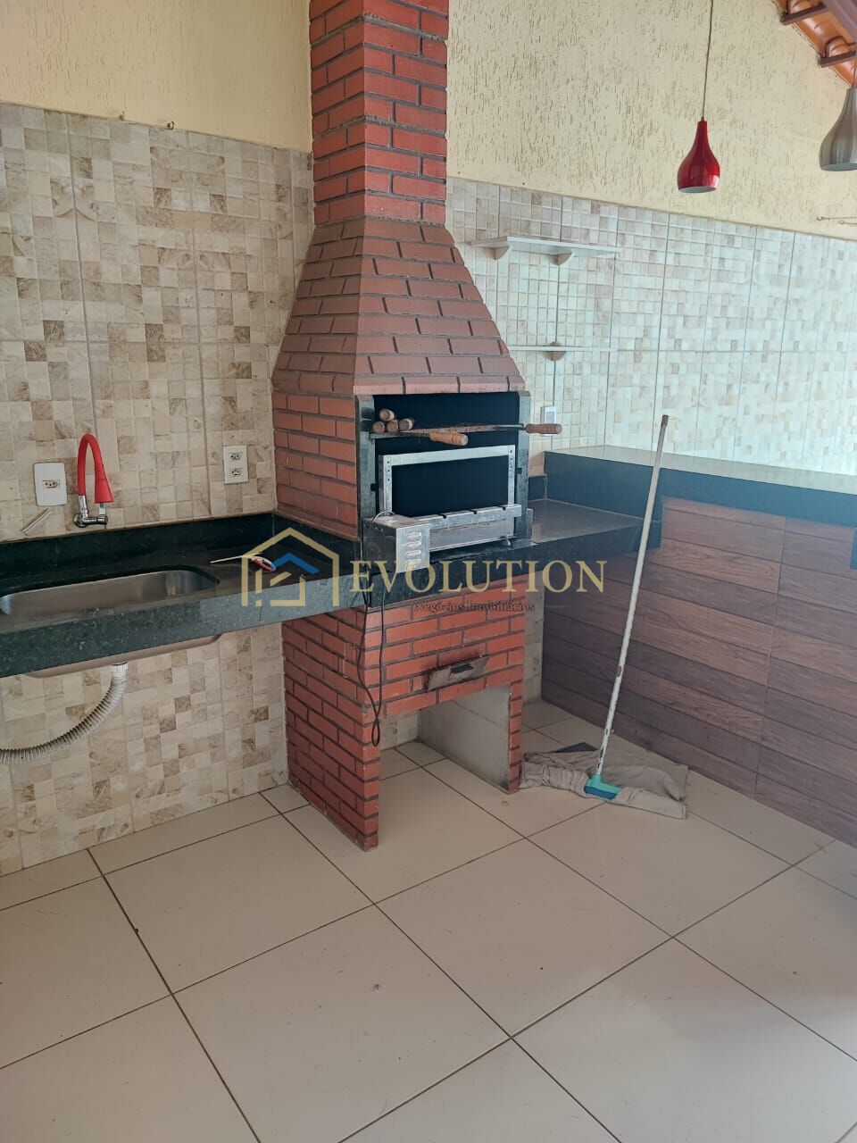 Casa à venda com 3 quartos, 130m² - Foto 2