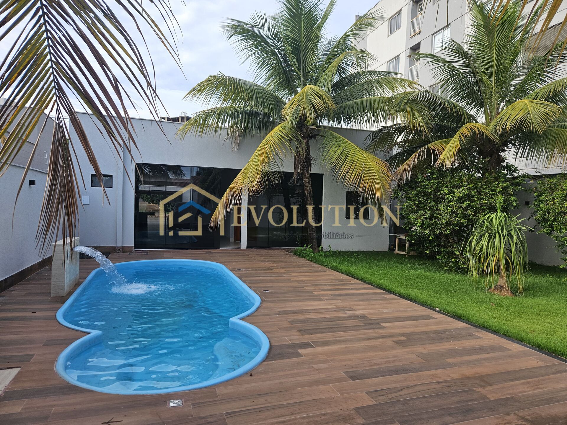 Casa à venda com 3 quartos, 212m² - Foto 3