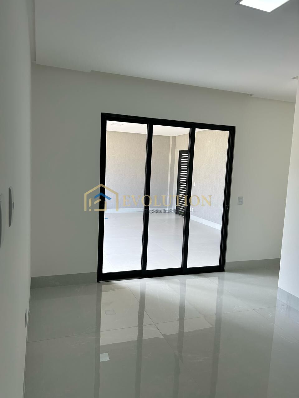 Casa à venda com 3 quartos, 202m² - Foto 8