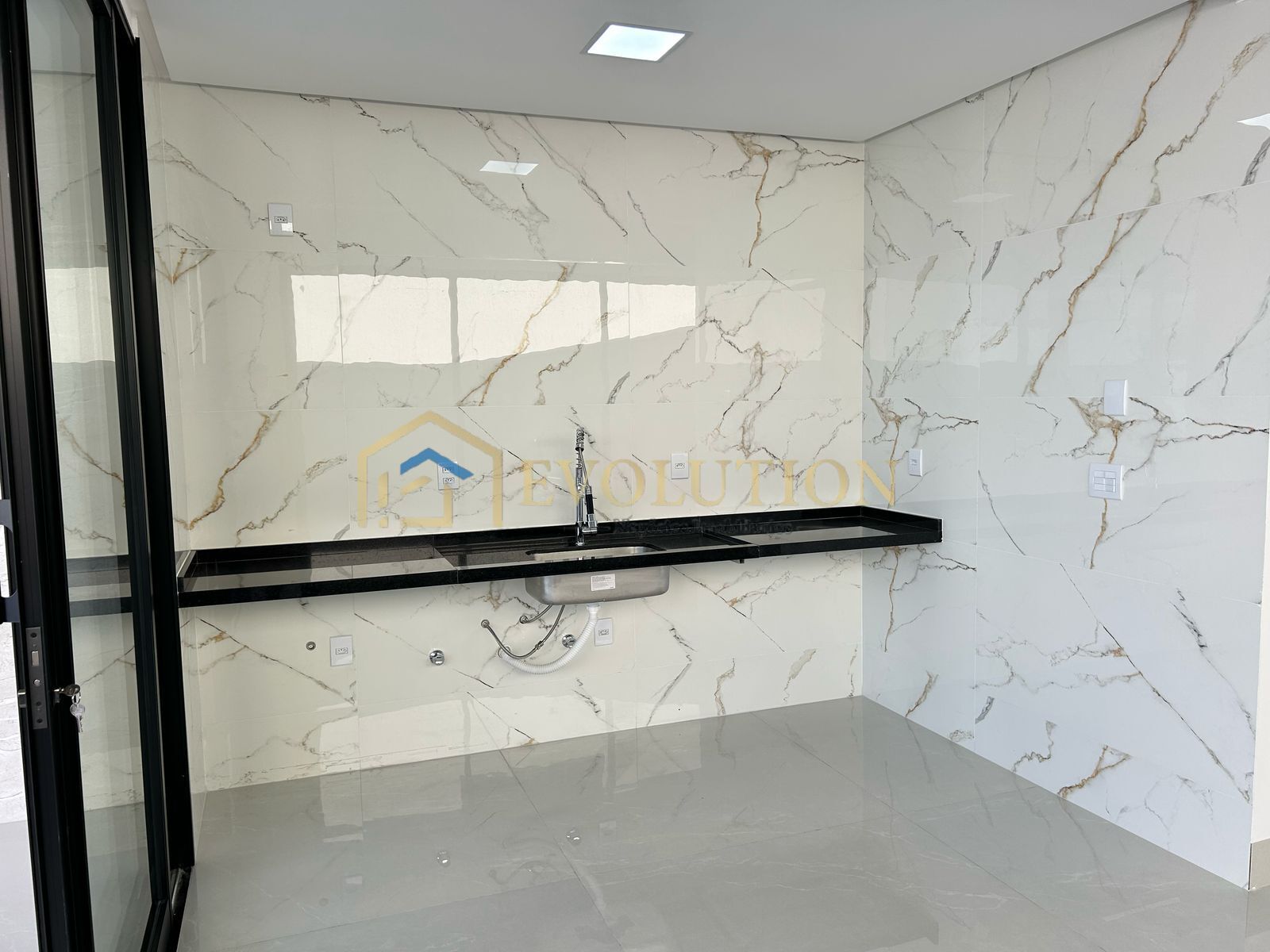 Casa à venda com 3 quartos, 202m² - Foto 11