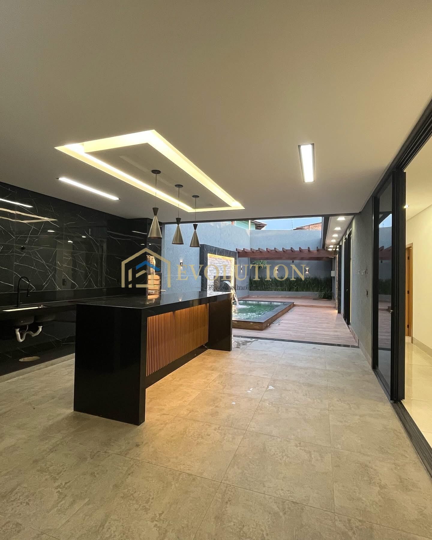 Casa à venda com 3 quartos, 199m² - Foto 5