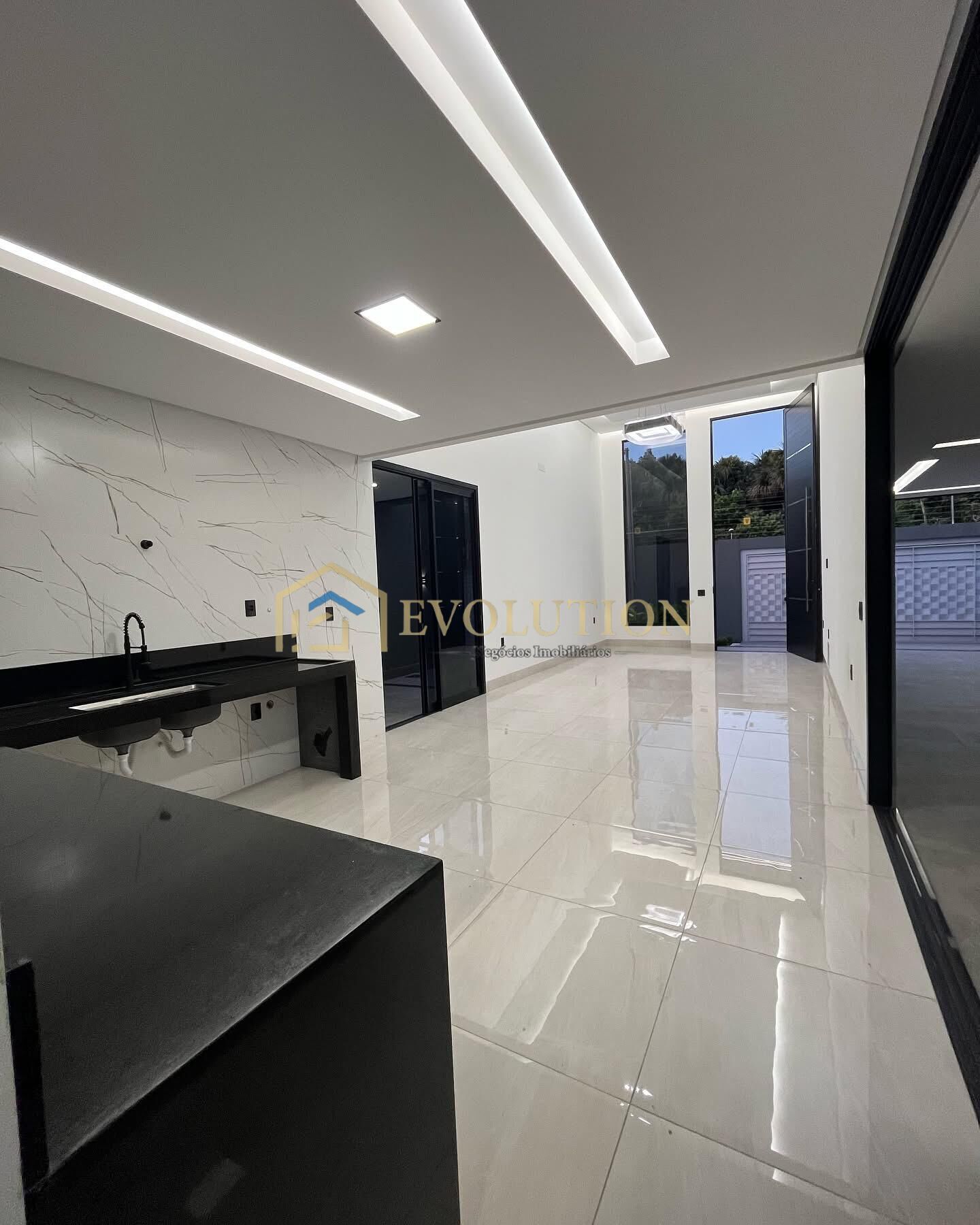Casa à venda com 3 quartos, 199m² - Foto 7