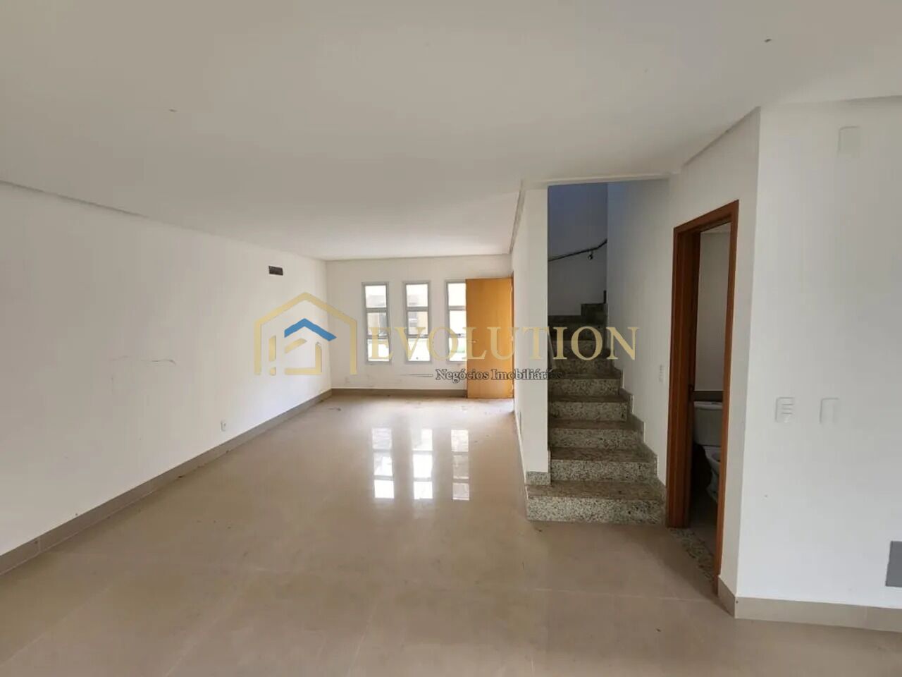 Casa de Condomínio à venda com 3 quartos, 100m² - Foto 2