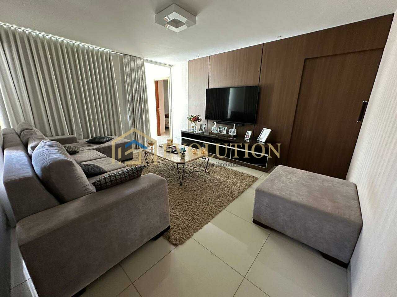Casa à venda com 4 quartos, 380m² - Foto 3