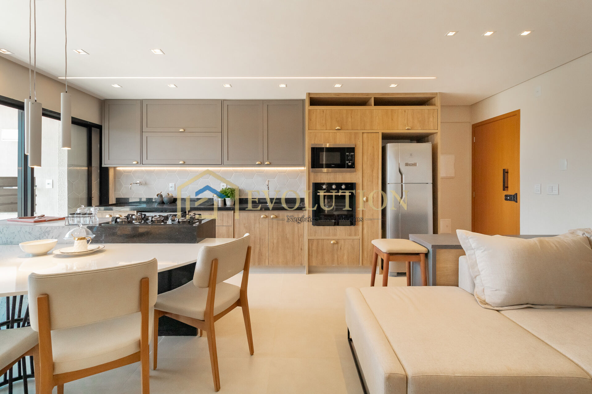 Apartamento à venda com 3 quartos, 75m² - Foto 1