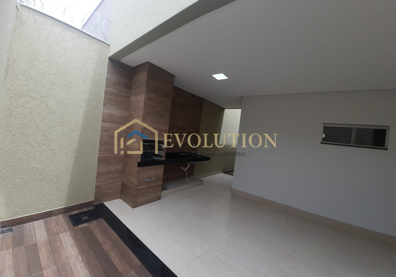 Casa à venda com 3 quartos, 132m² - Foto 2