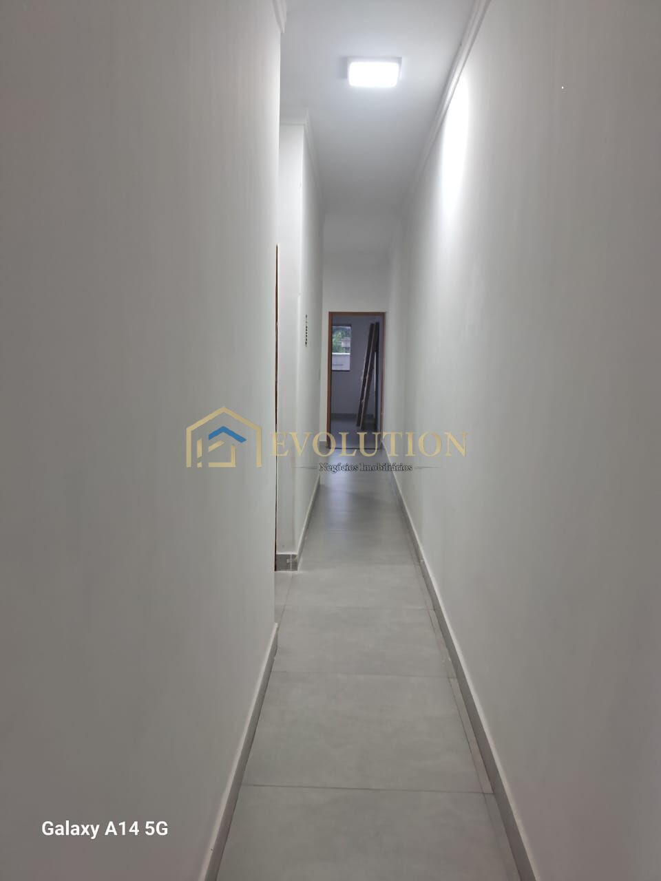 Casa à venda com 3 quartos, 99m² - Foto 13