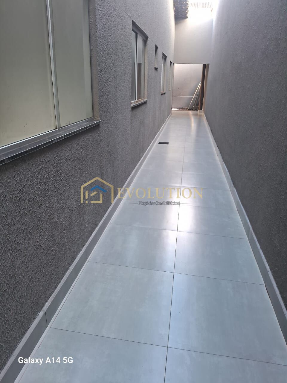 Casa à venda com 3 quartos, 99m² - Foto 2