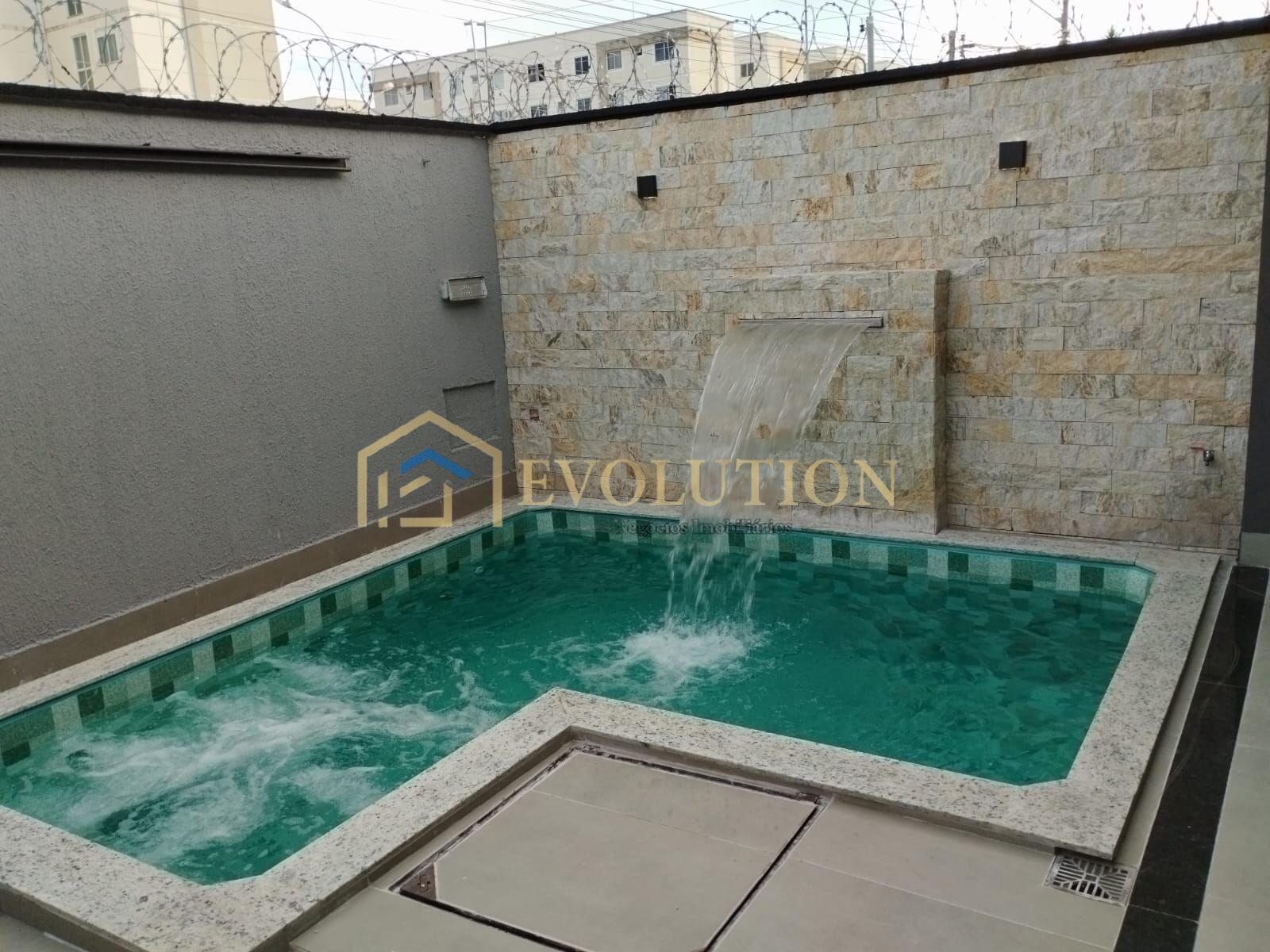 Casa à venda com 3 quartos, 126m² - Foto 3