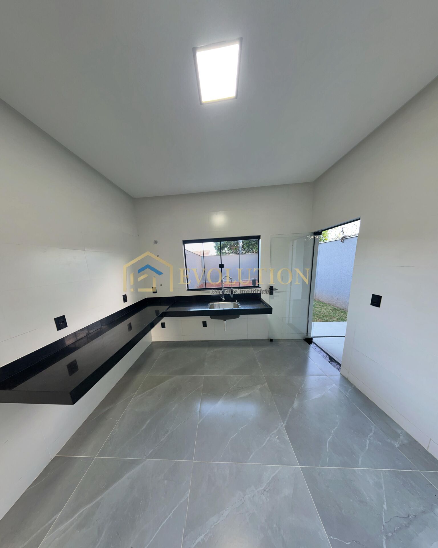 Sobrado à venda com 3 quartos, 97m² - Foto 4