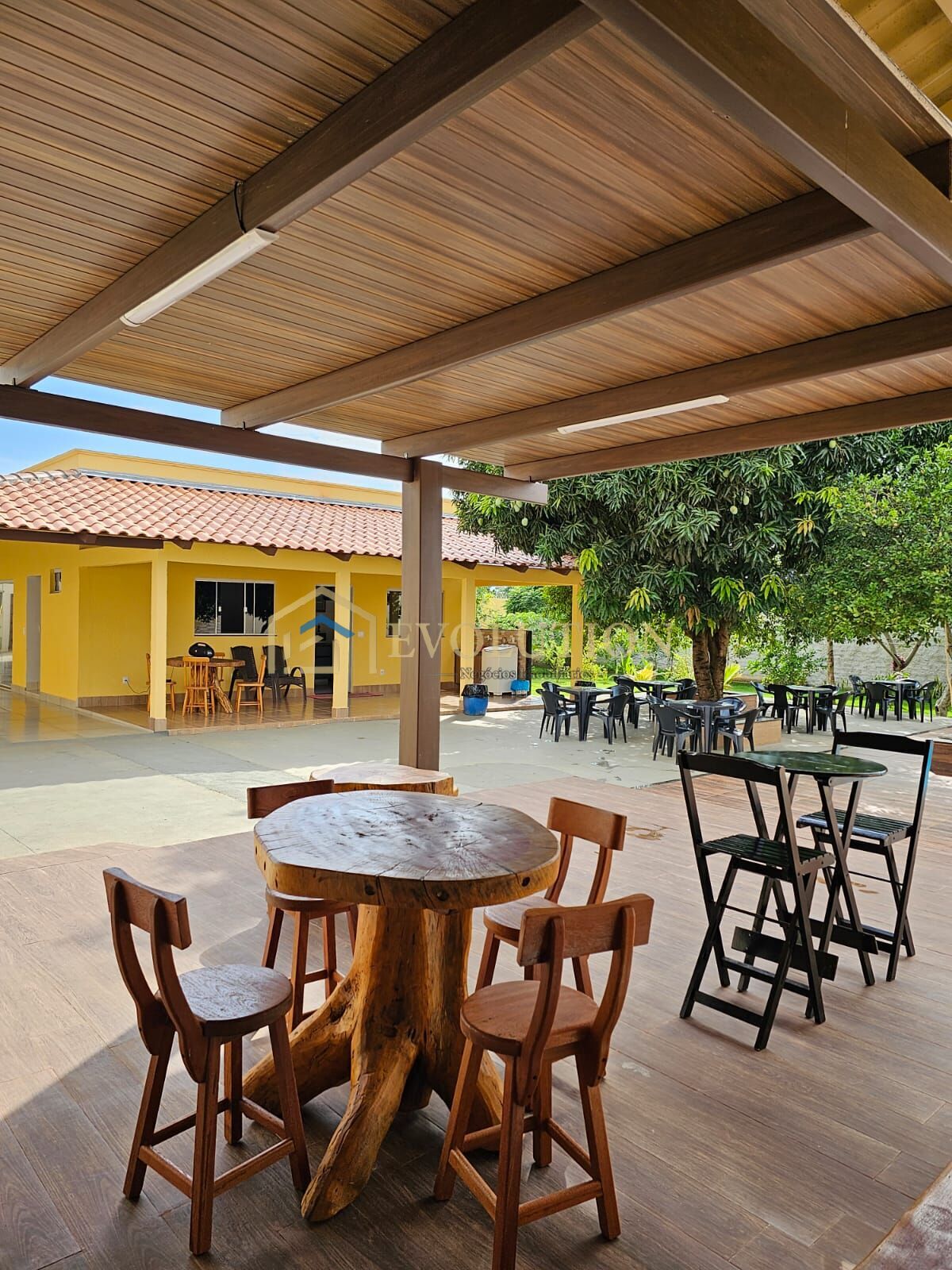 Chácara à venda com 4 quartos, 1300m² - Foto 8