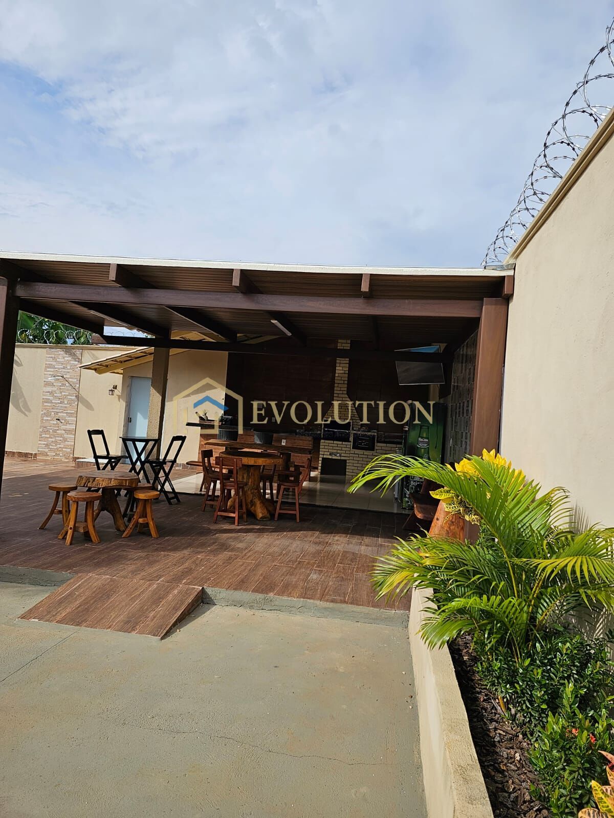 Chácara à venda com 4 quartos, 1300m² - Foto 9