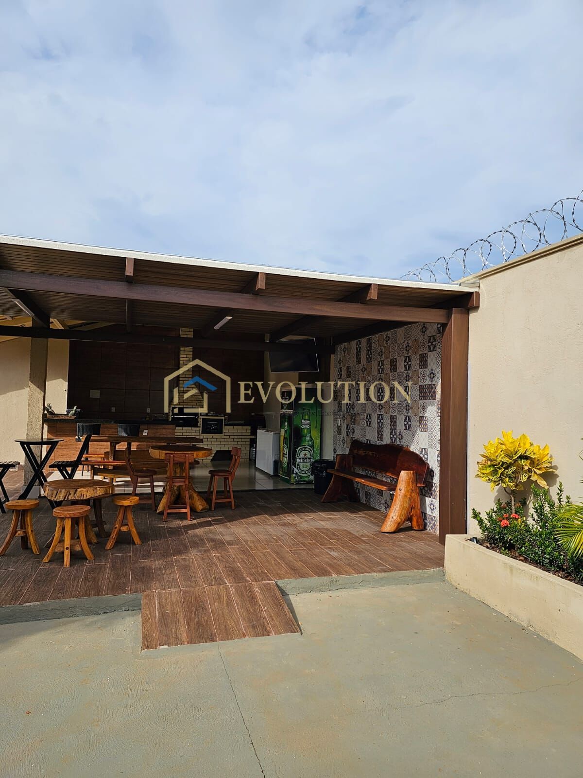 Chácara à venda com 4 quartos, 1300m² - Foto 2