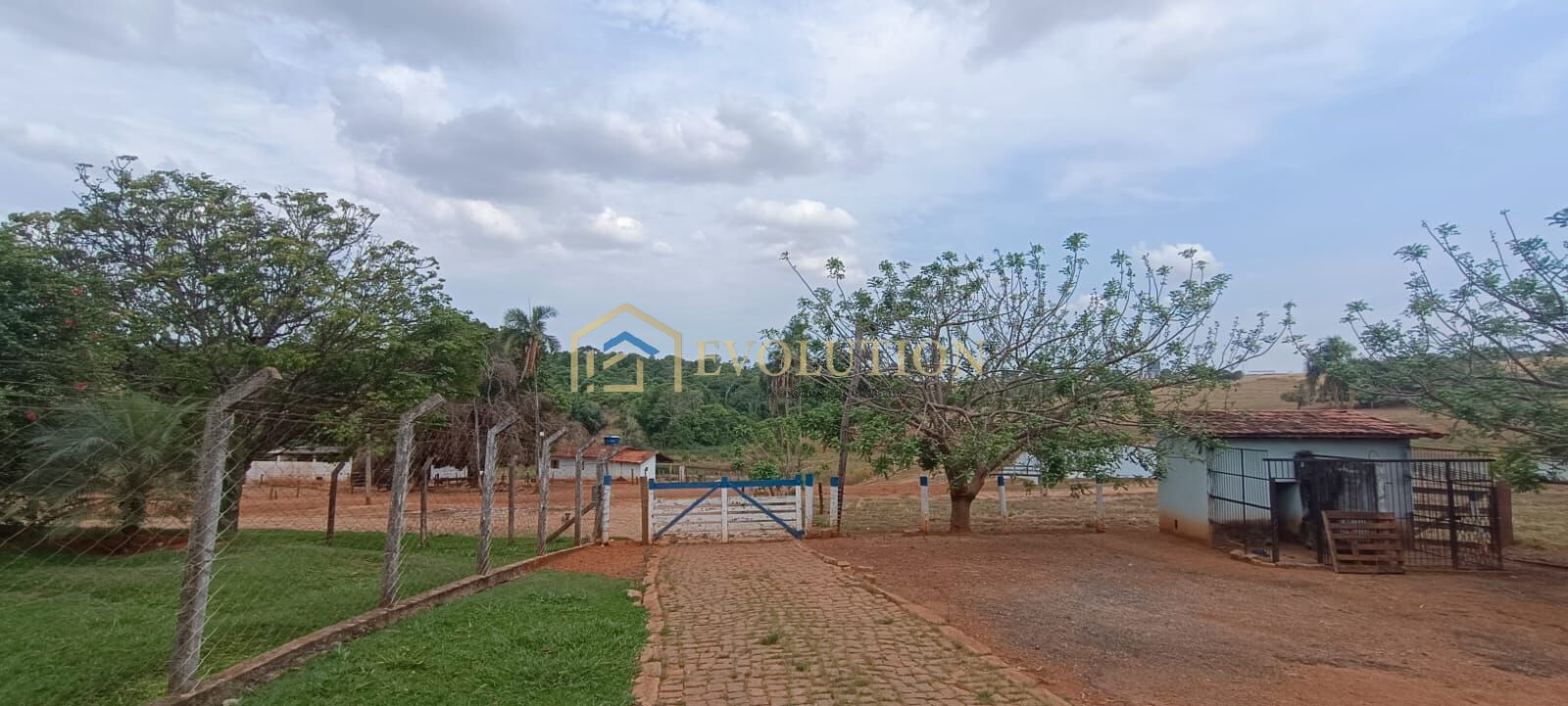 Chácara à venda com 15 quartos, 5m² - Foto 3