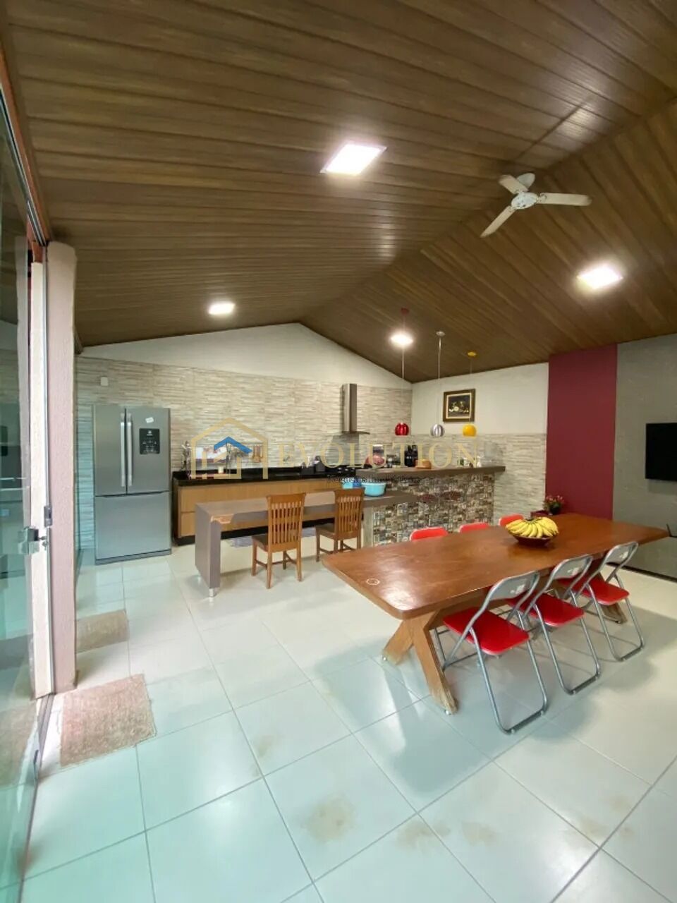 Casa à venda com 2 quartos, 230m² - Foto 3