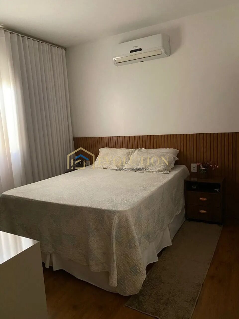 Casa à venda com 2 quartos, 230m² - Foto 4