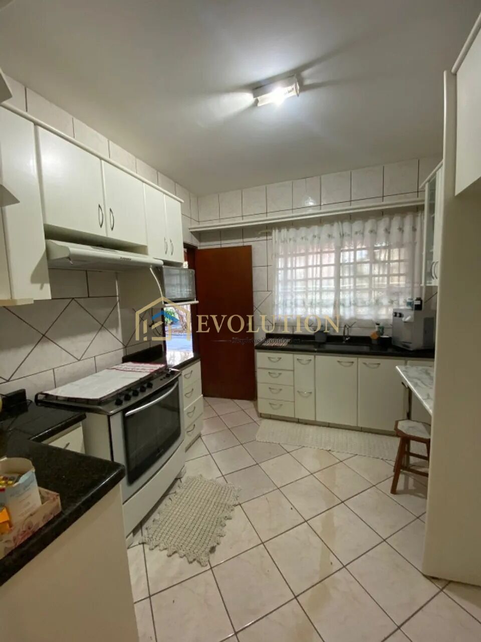 Casa à venda com 2 quartos, 230m² - Foto 9