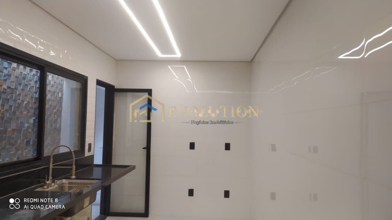 Casa à venda com 3 quartos, 226m² - Foto 4