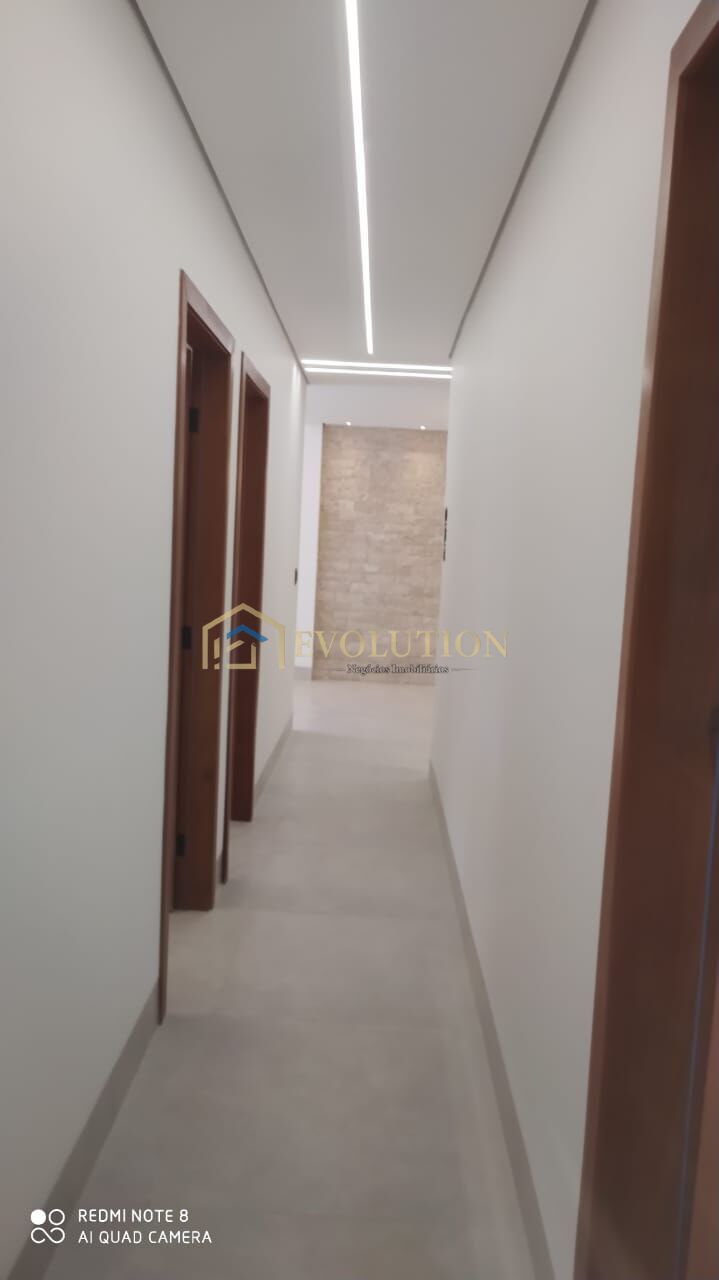 Casa à venda com 3 quartos, 226m² - Foto 17