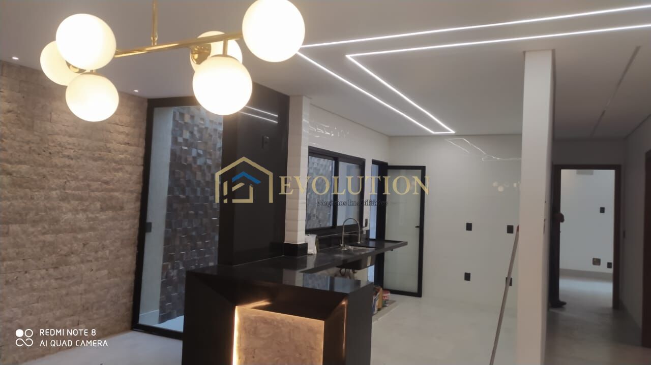 Casa à venda com 3 quartos, 226m² - Foto 5