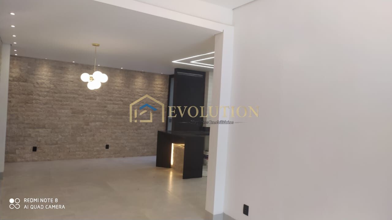 Casa à venda com 3 quartos, 226m² - Foto 10