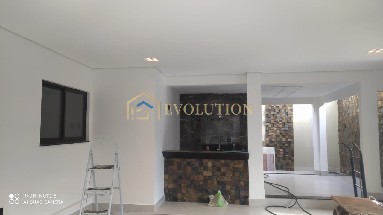 Casa à venda com 3 quartos, 226m² - Foto 8