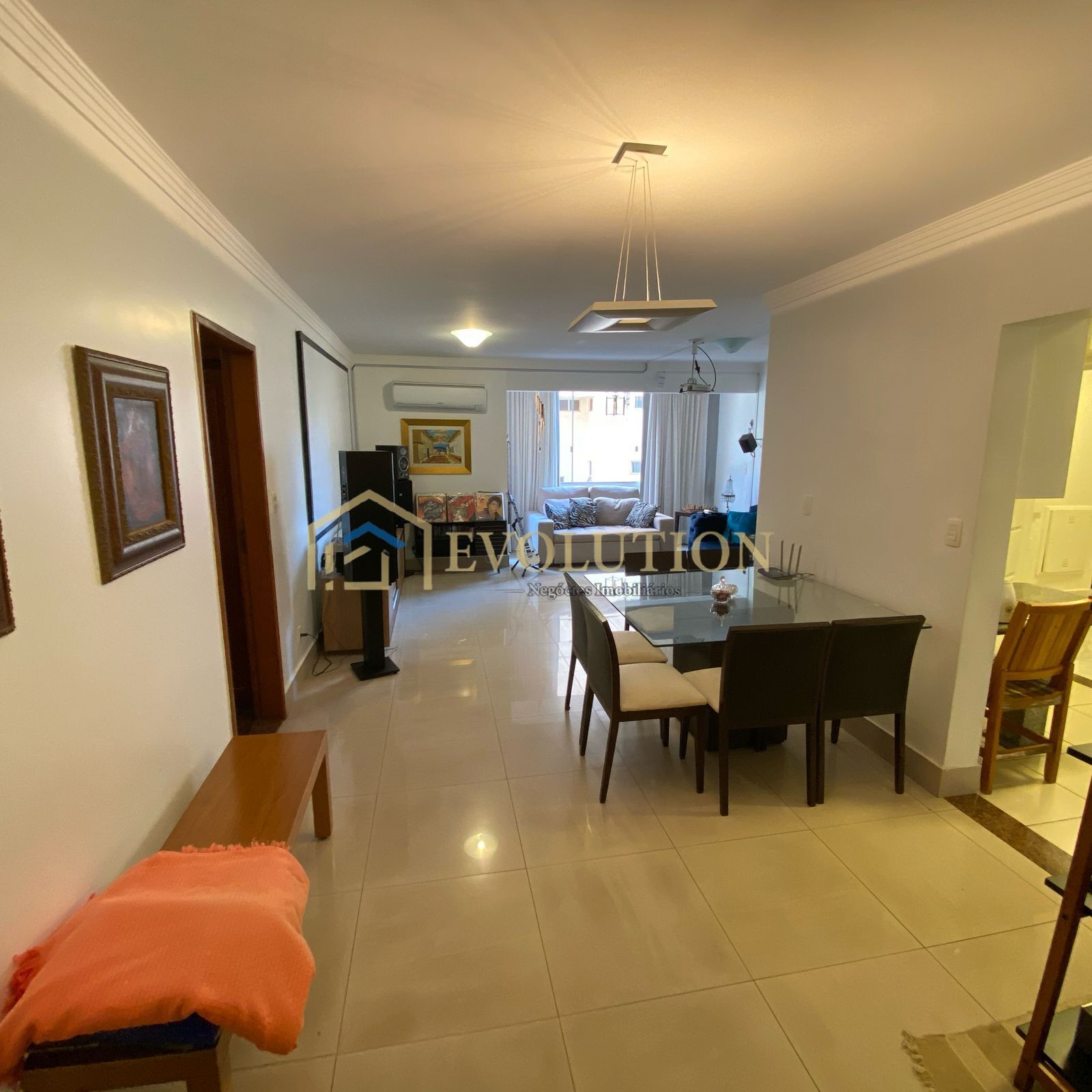 Apartamento à venda com 3 quartos, 133m² - Foto 2