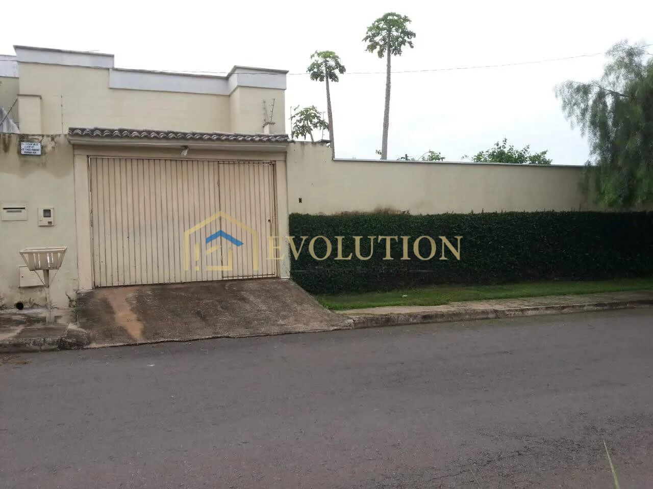 Casa à venda com 2 quartos, 57m² - Foto 1