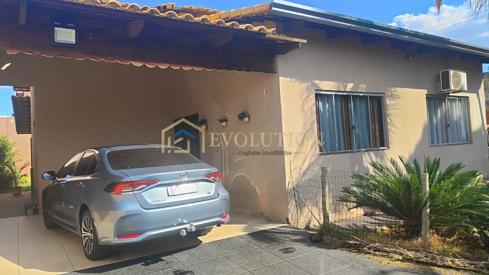 Casa à venda com 3 quartos, 176m² - Foto 1