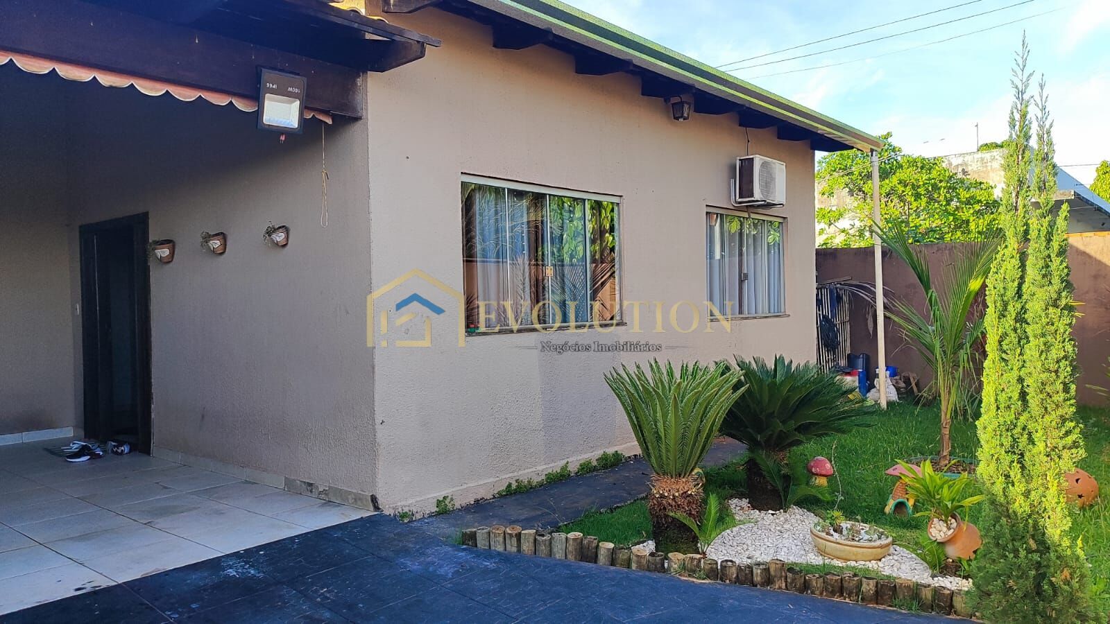 Casa à venda com 3 quartos, 176m² - Foto 2